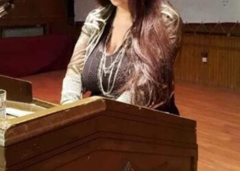 حين ترسمني القصيدة